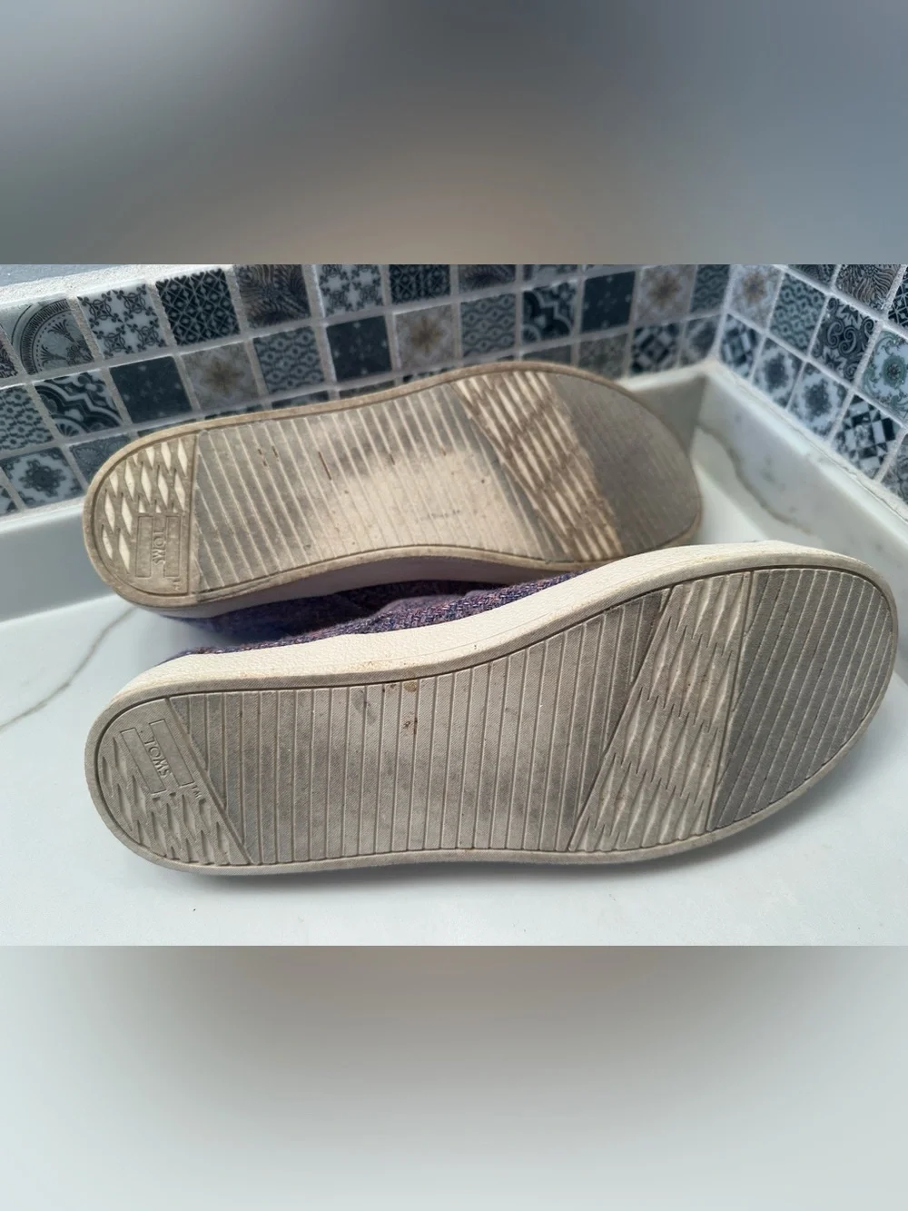 Tom’s purple sneakers tennis shoes 8 worn one time excellent condition